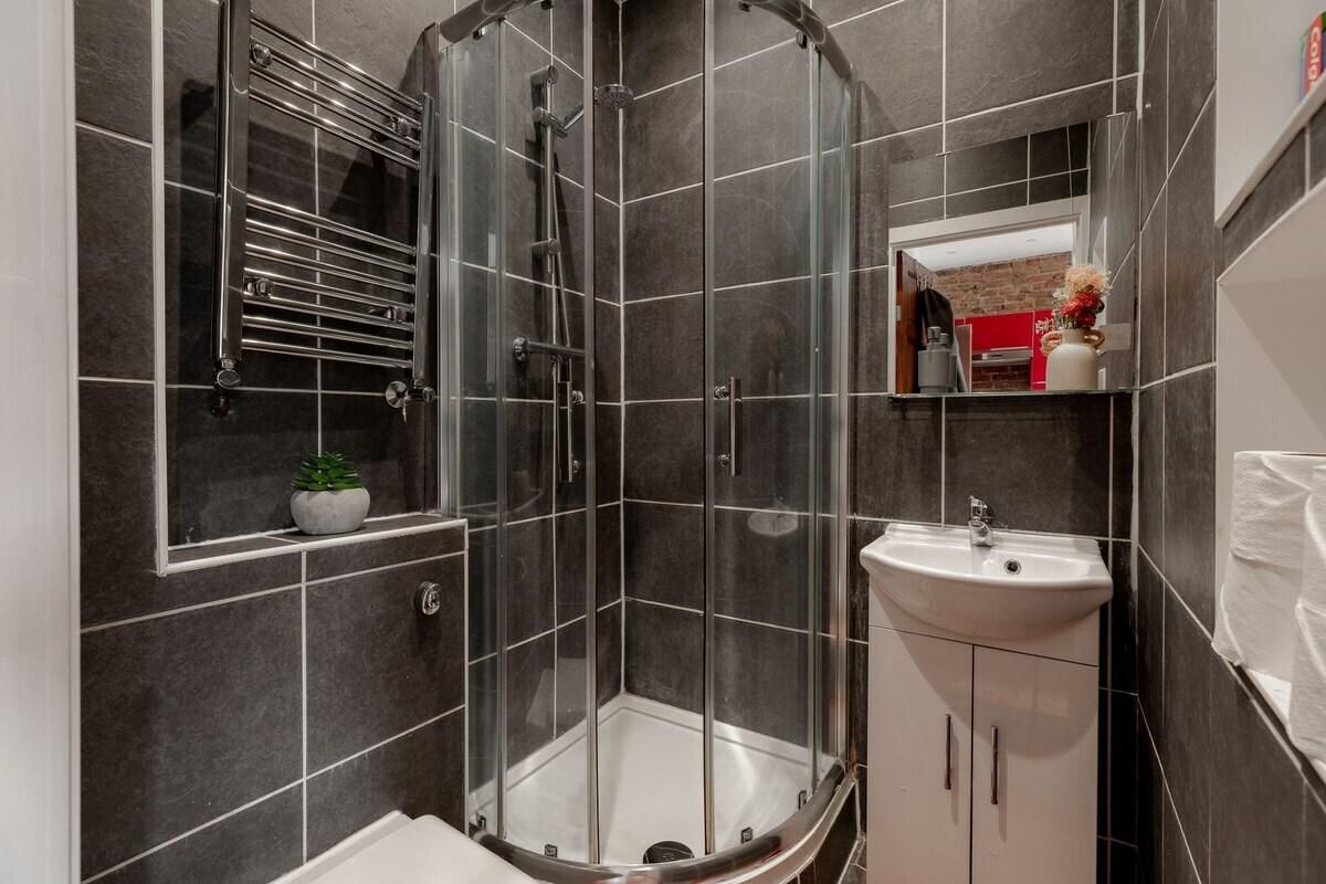 Flat 5, 532A (One Bedroom)