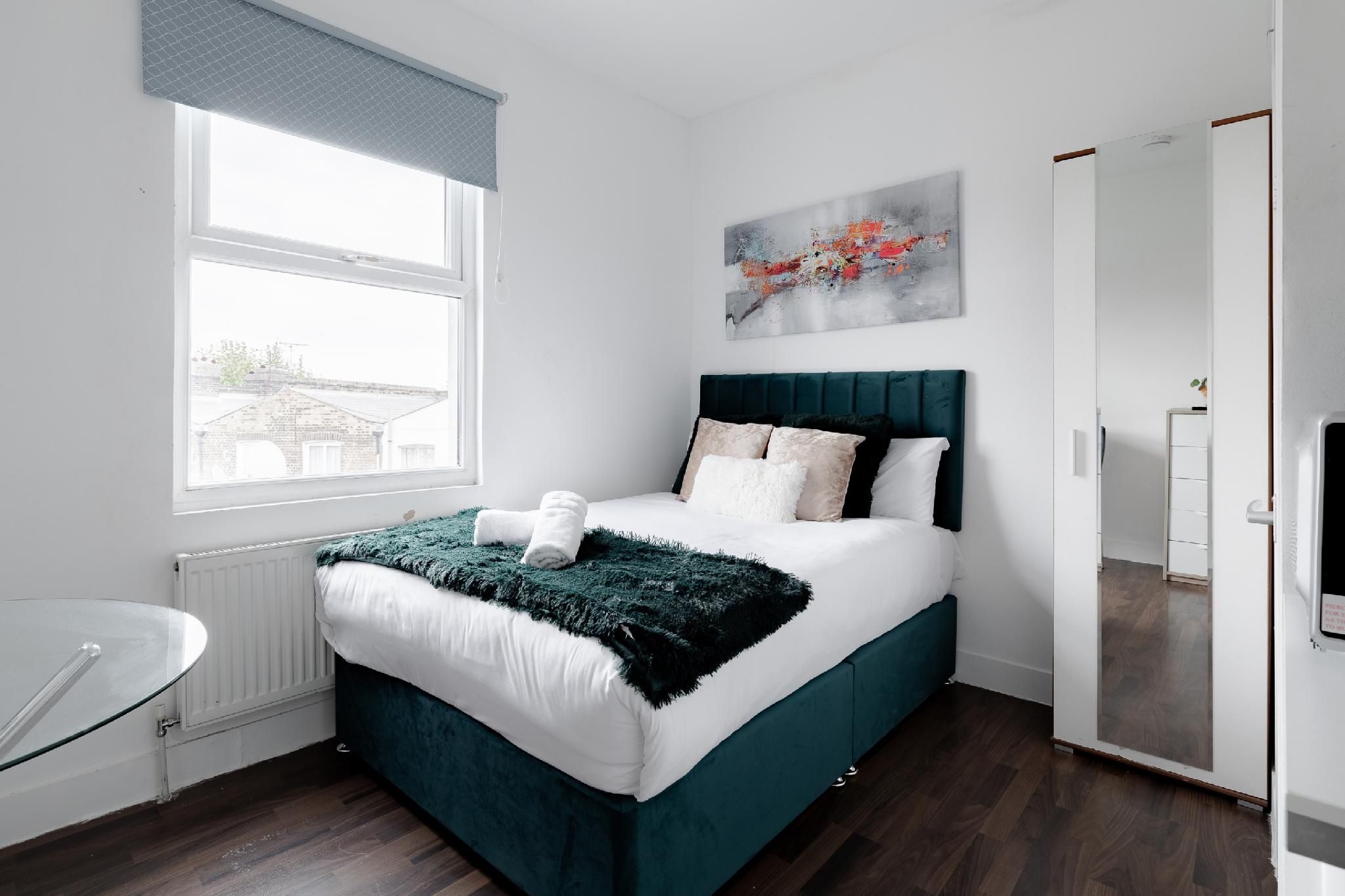 Flat 4, 532A (Double Studio)