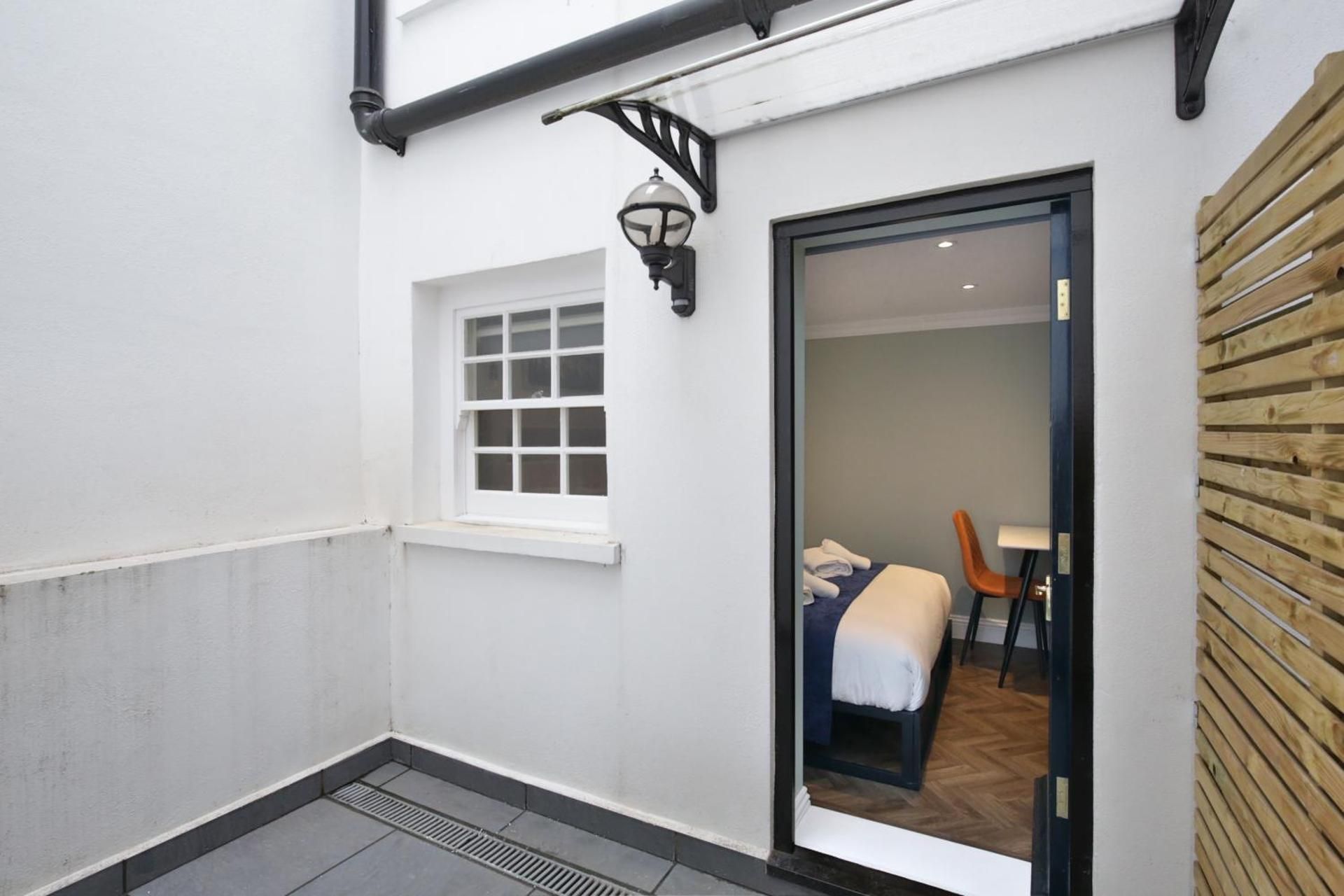 Imperial York Street Apartments