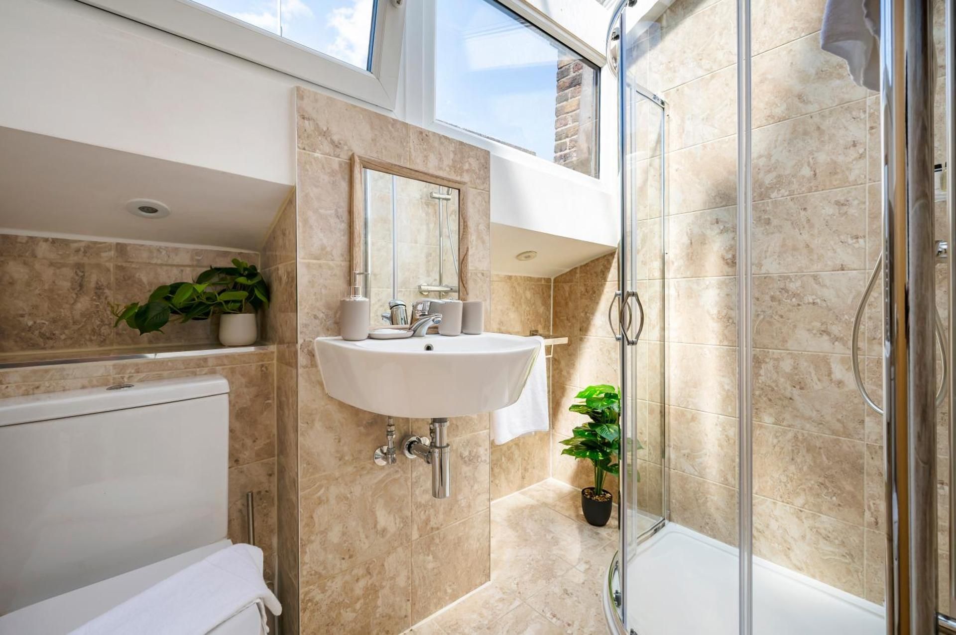 One-Bedroom Apartment with City View