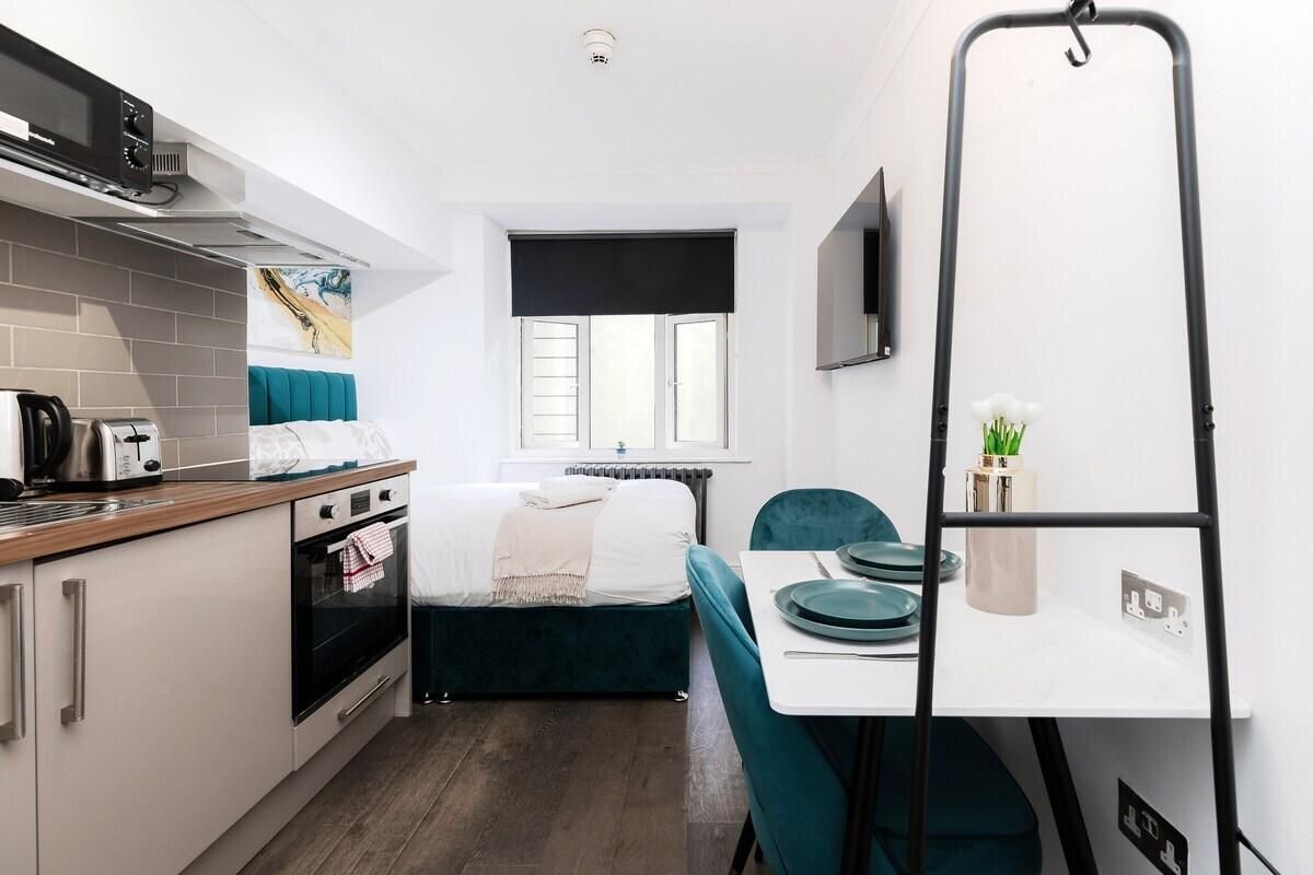 Studio-Private Bathroom-6