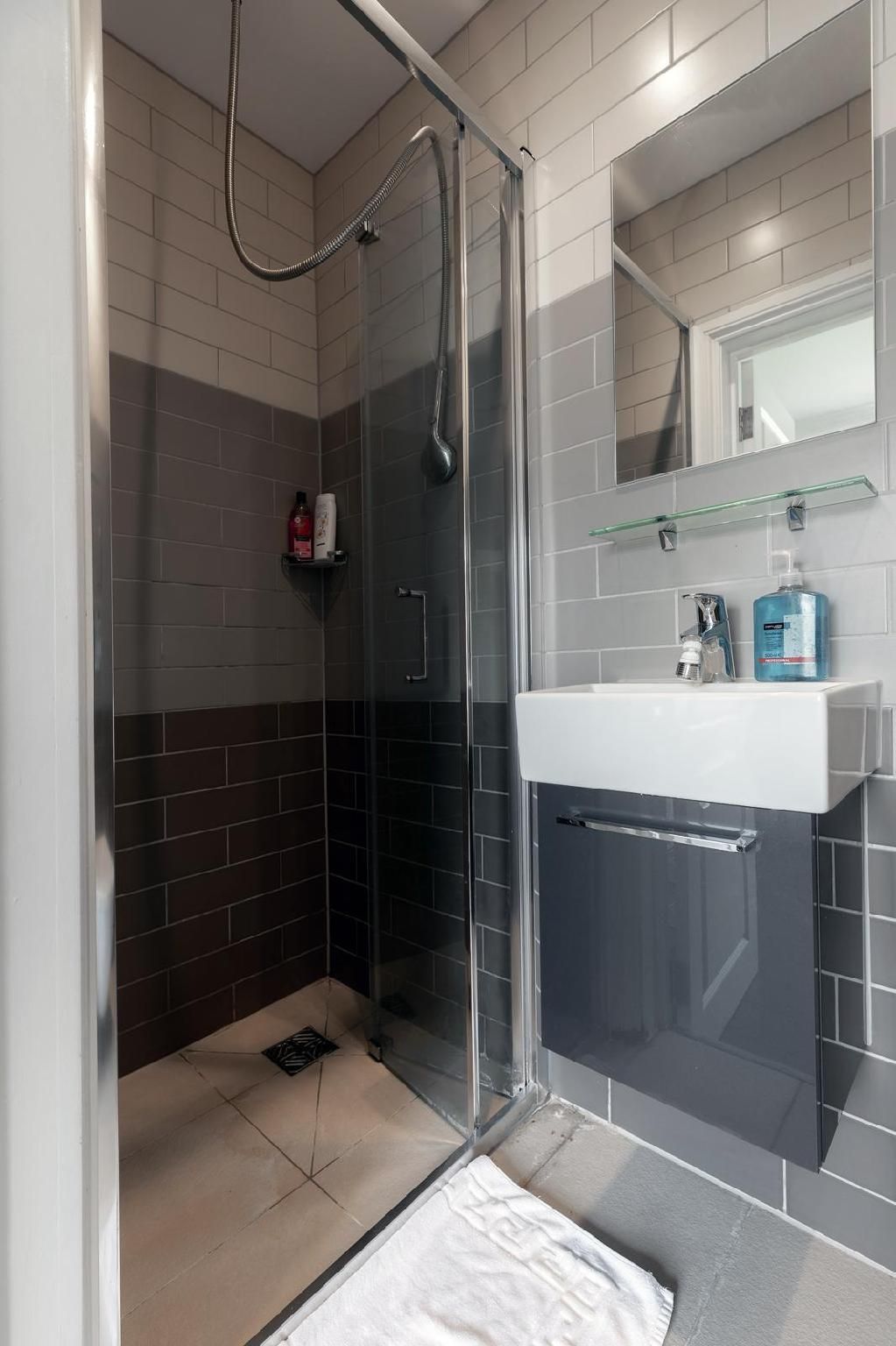 Studio-Private Bathroom