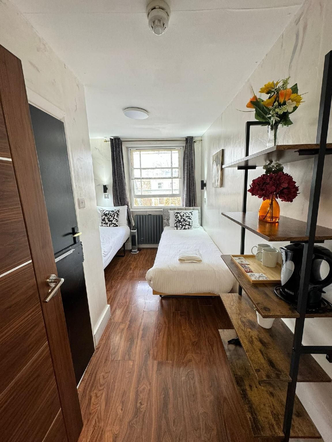 Twin room-Budget-Private Bathroom-Room 25