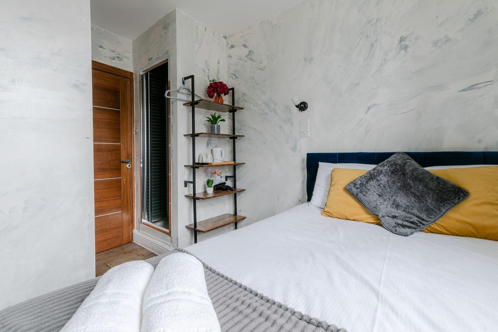 Double room-Budget-Private Bathroom-Room 15