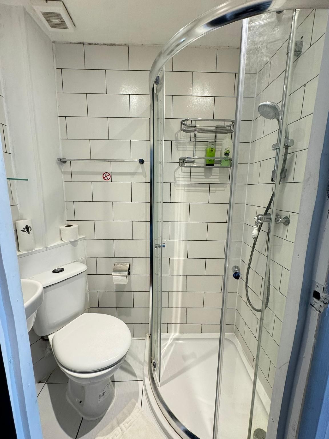 Twin room-Budget-Private Bathroom-Room 25