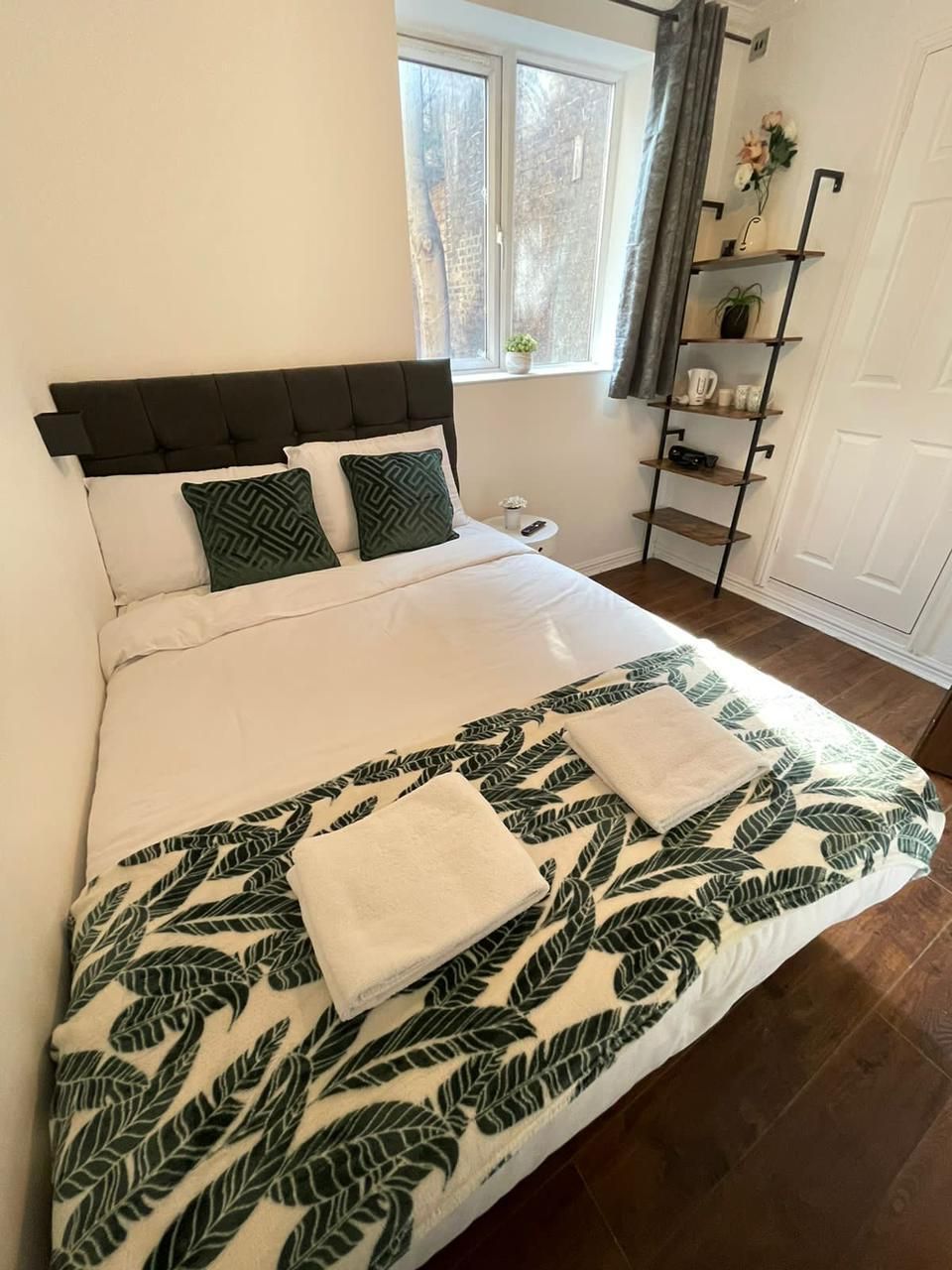 Double room-Budget-Private Bathroom-Room 06