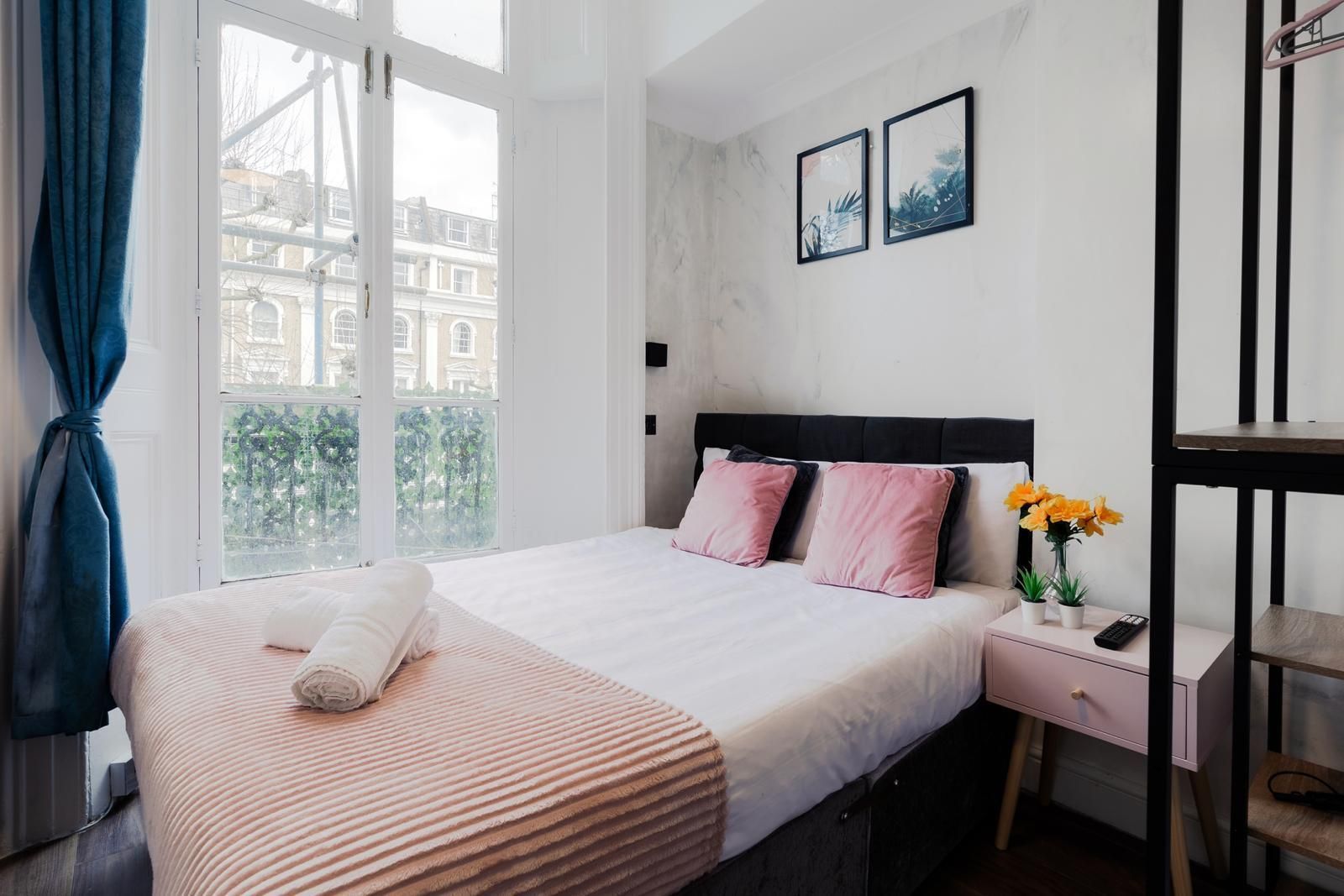 Double room-Budget-Private Bathroom-Balcony-Room 20