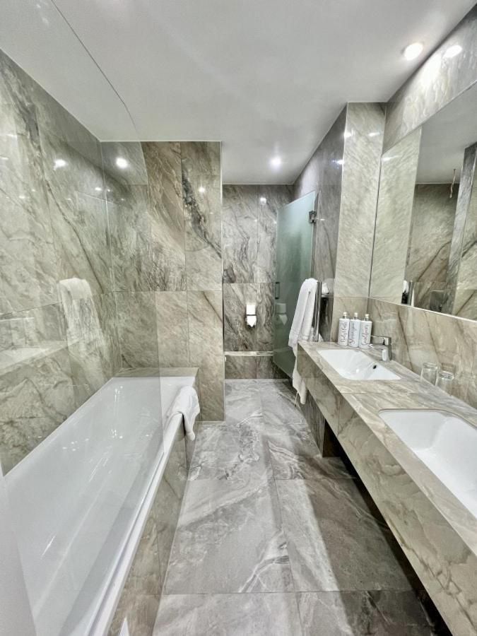 Three Bedroom Superior Apartment with Patio – Lower Ground Floor