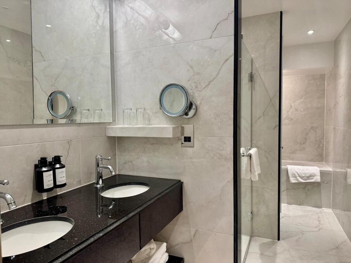 Superior Studio Apartment – Lower Ground Floor