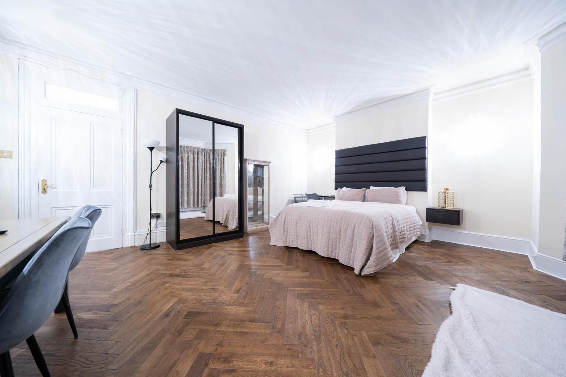 Double Room with Private External Bathroom