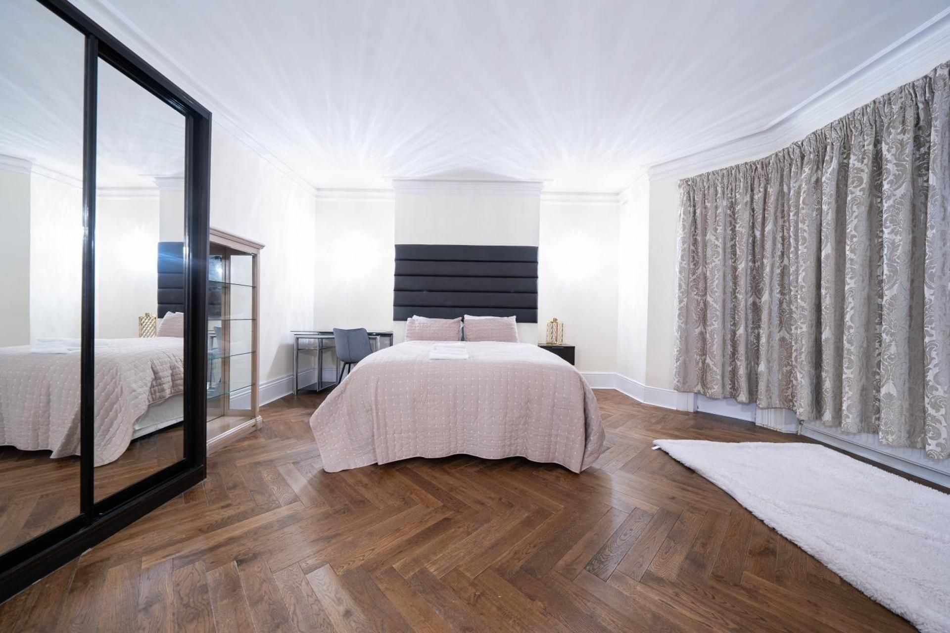 Double Room with Private External Bathroom