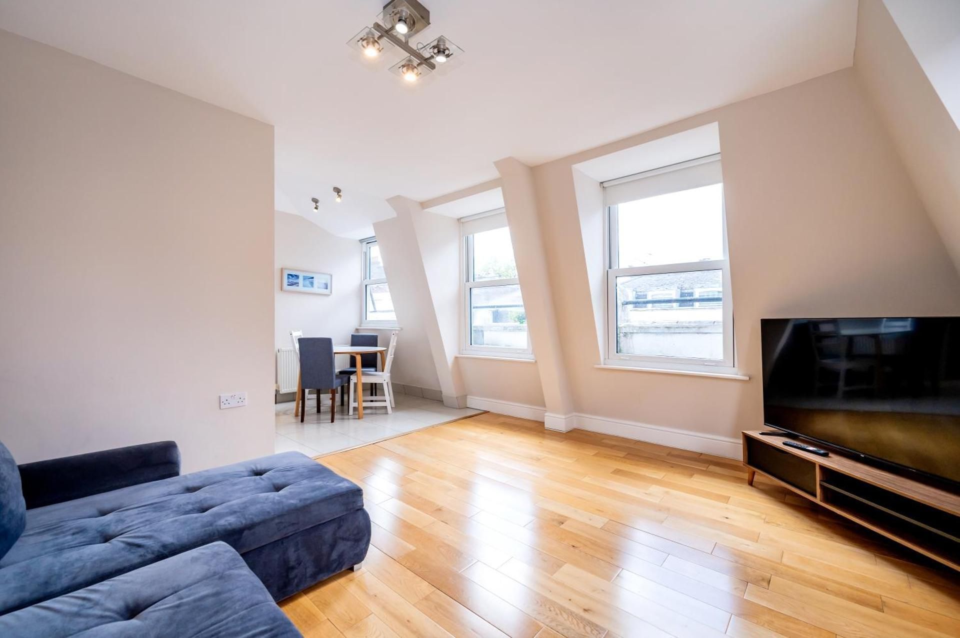 Paddington Modern Apartments Three-Bedroom Apartment