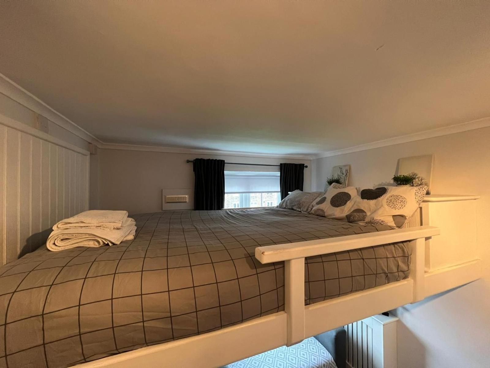 Double Room with Shared Toilet