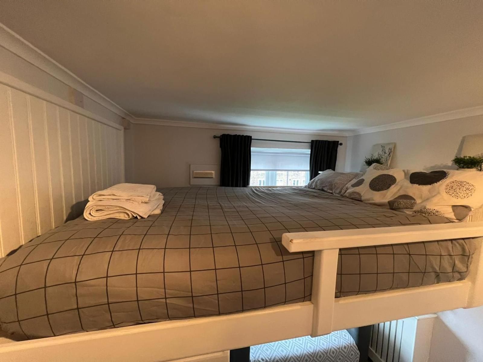 Three-Bedroom Standard Apartment