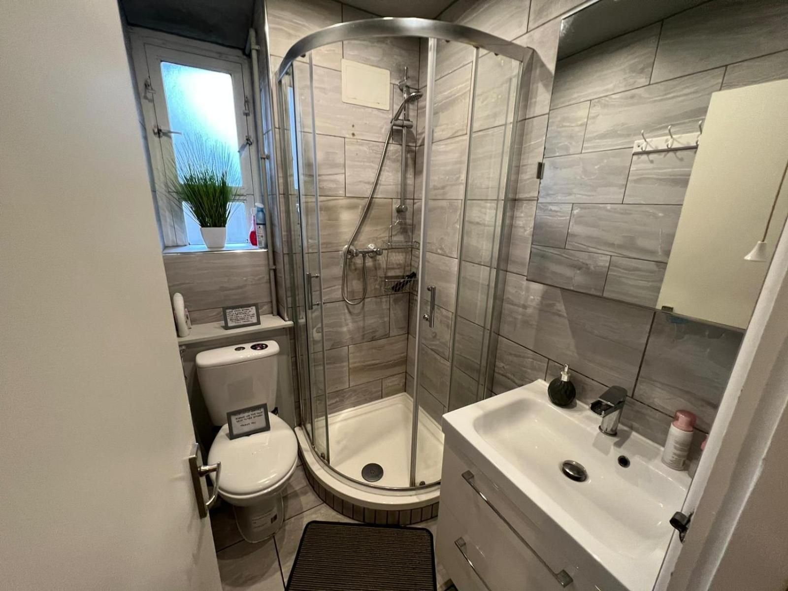 Three-Bedroom Standard Apartment