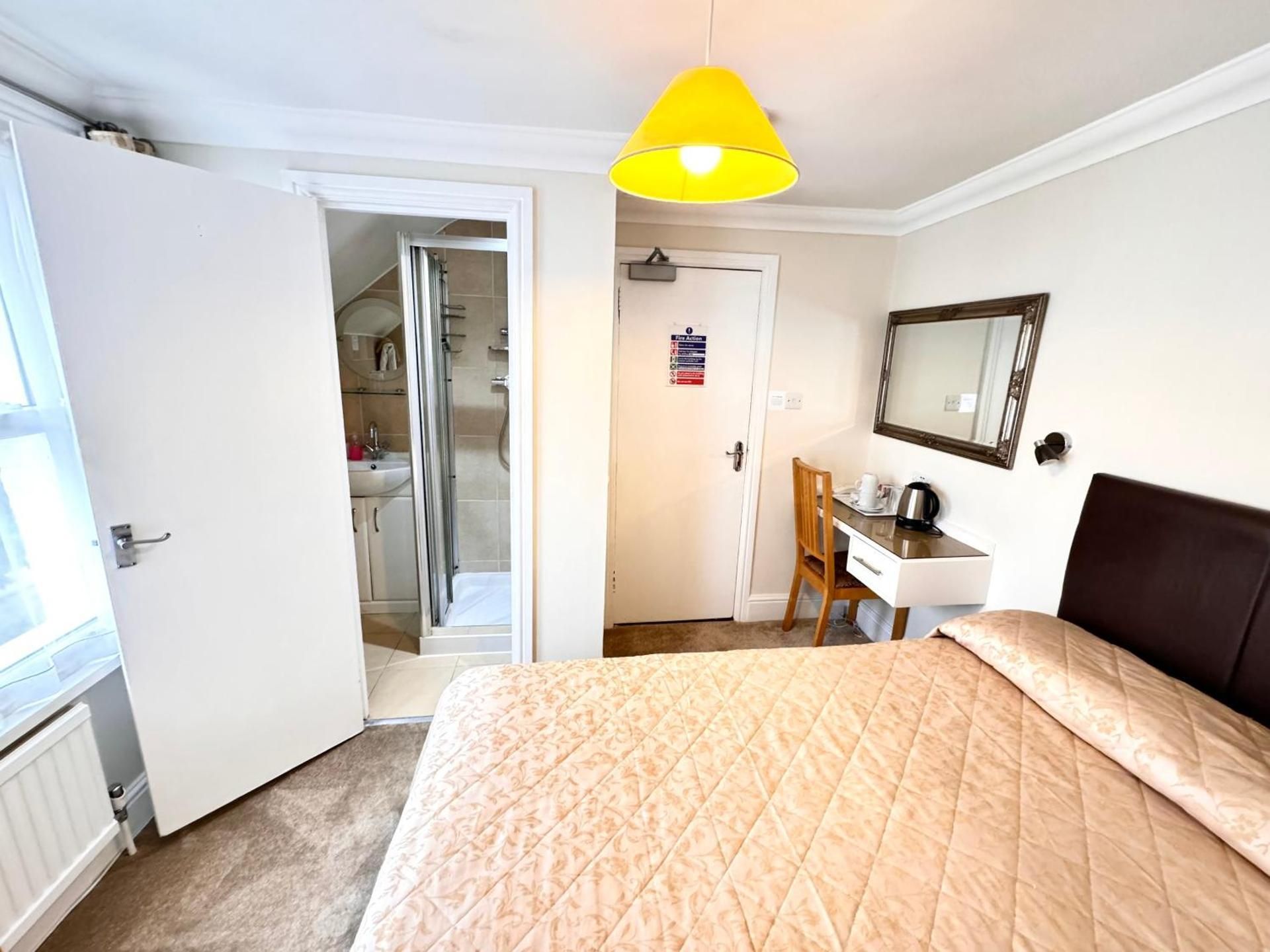 Double Room with Private Bathroom