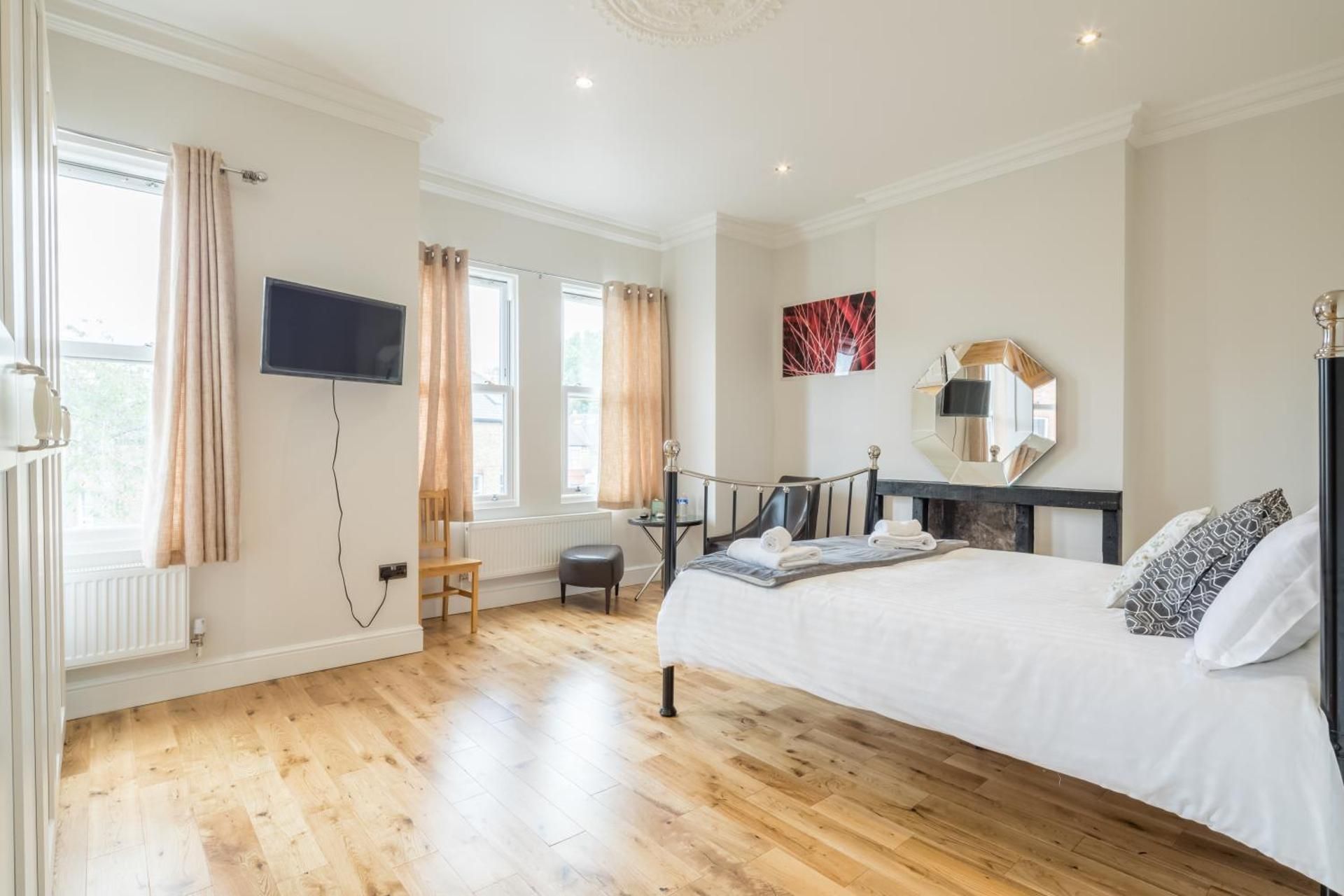 King  Room with Shared Bathroom