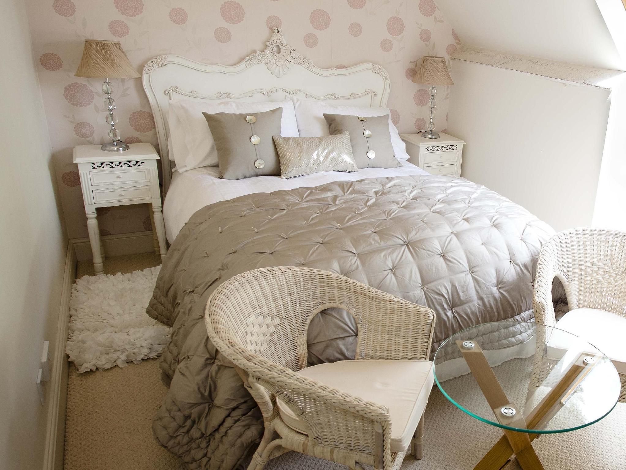 Windfalls Boutique Hotel Lily