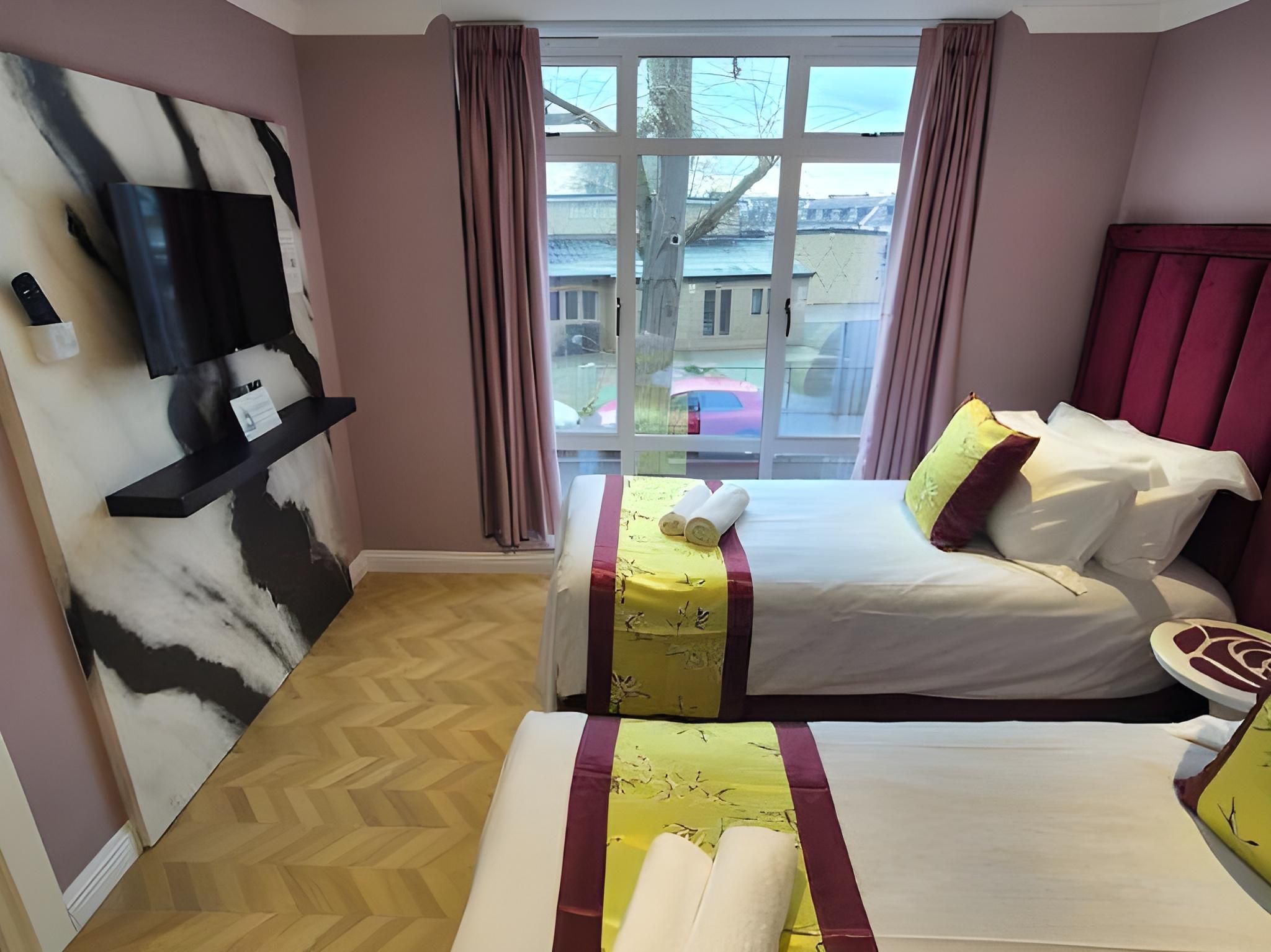 Standard Twin Room