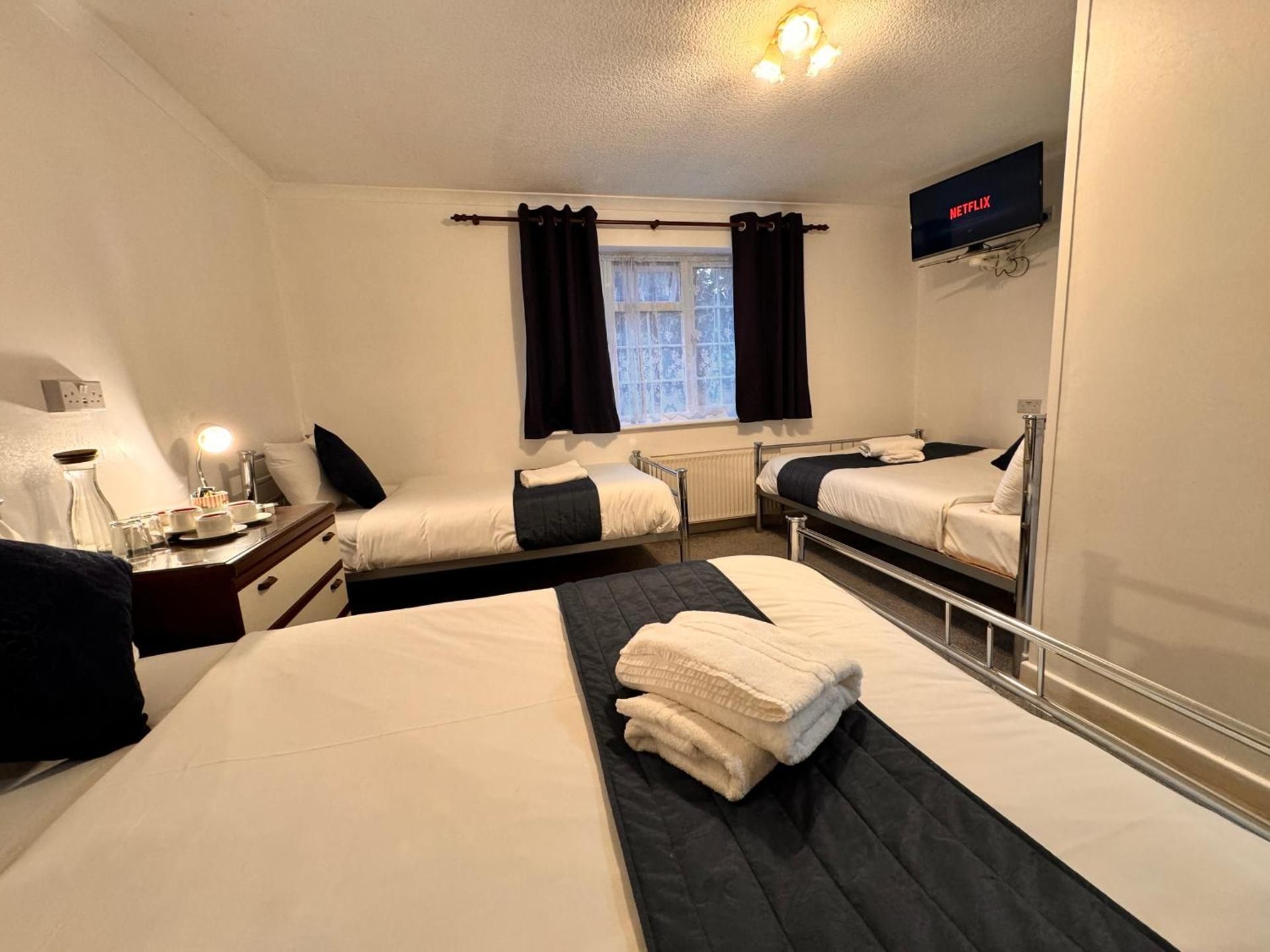 Deluxe Family Suite