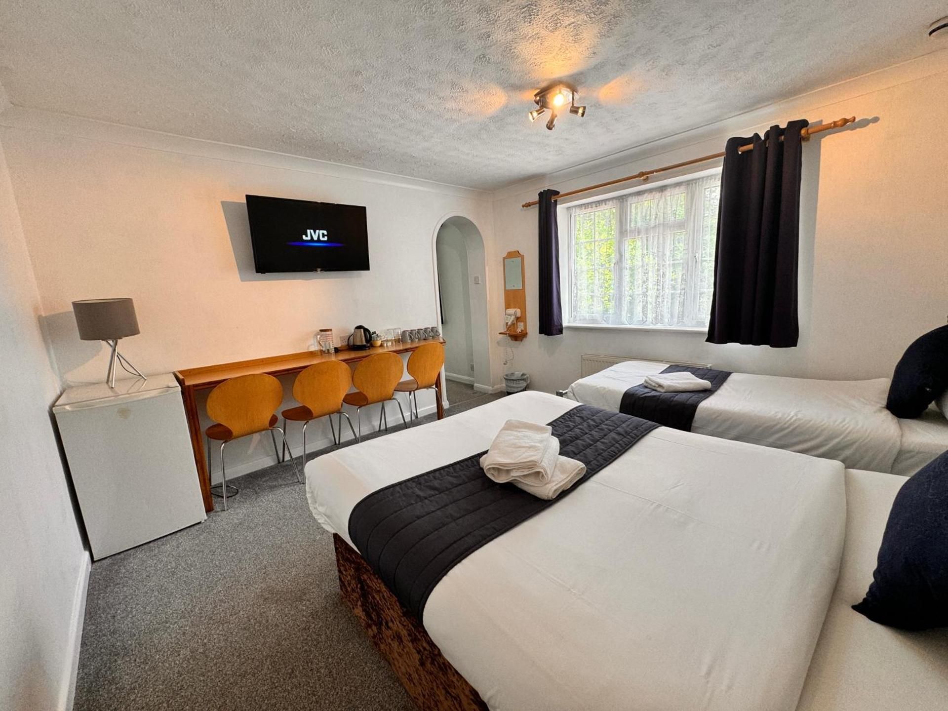 Family Room (5 Adults)