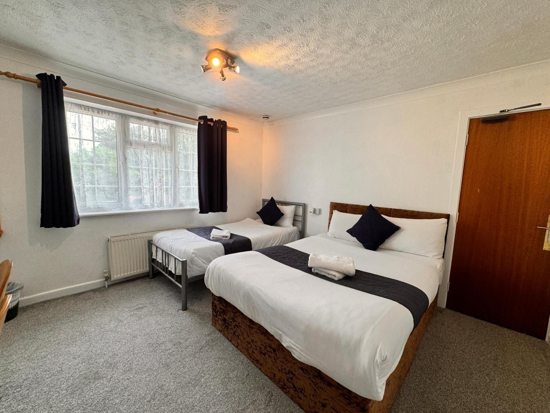 Family Room (5 Adults)