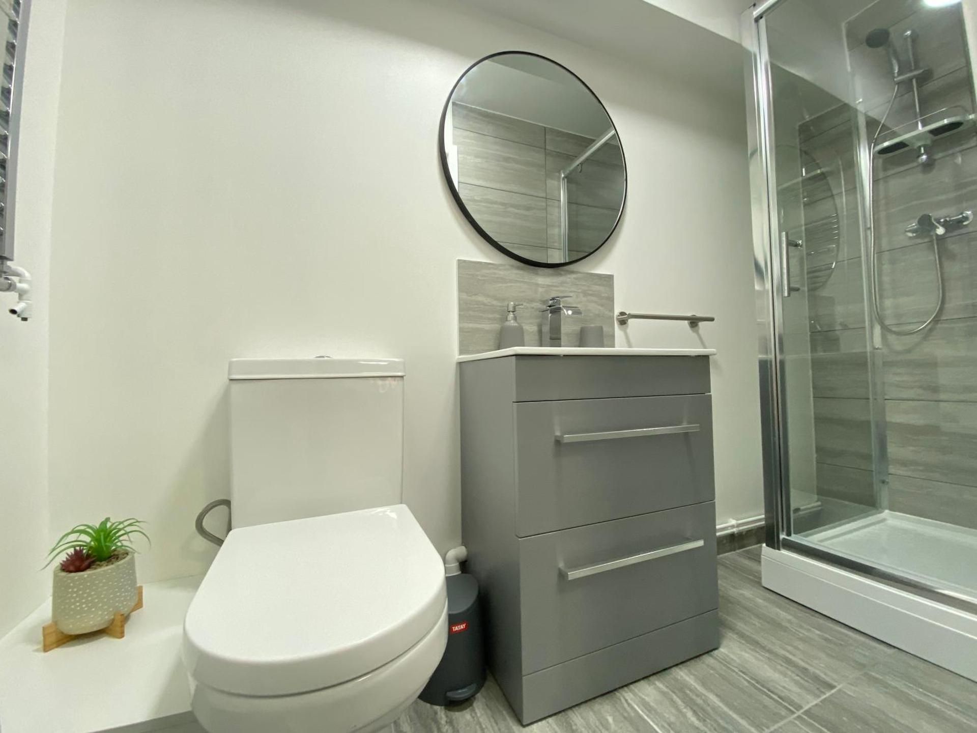 Deluxe Studio