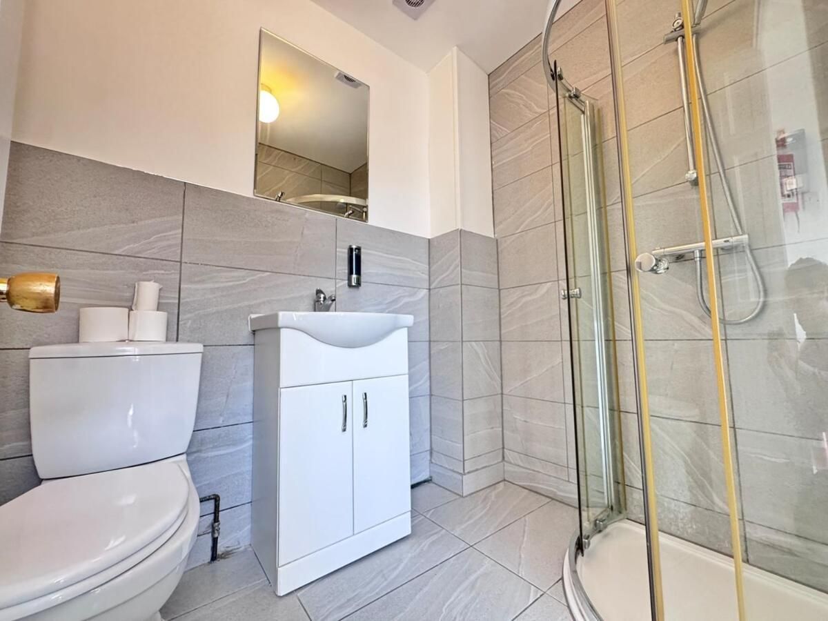 Single Room with Shared Bathroom