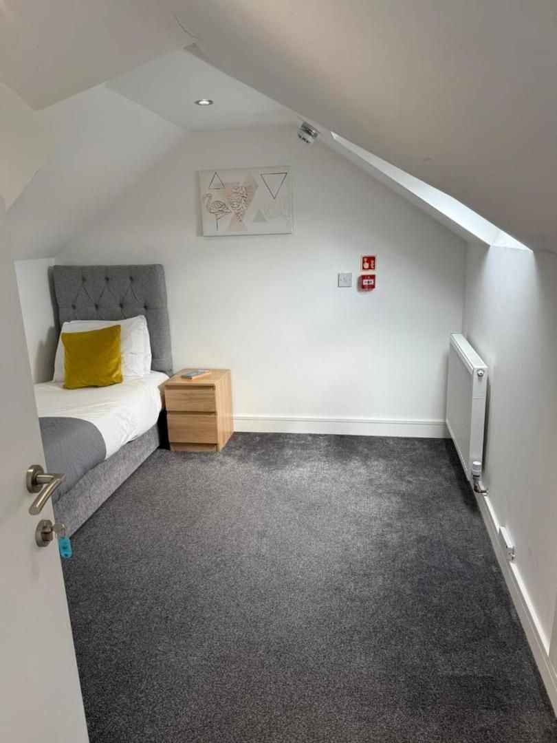 Single Room with Shared Bathroom