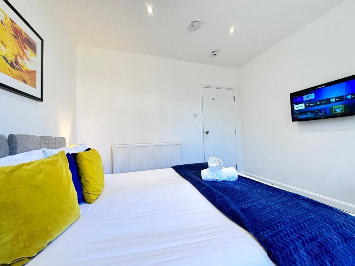Double Room with Shared Bathroom