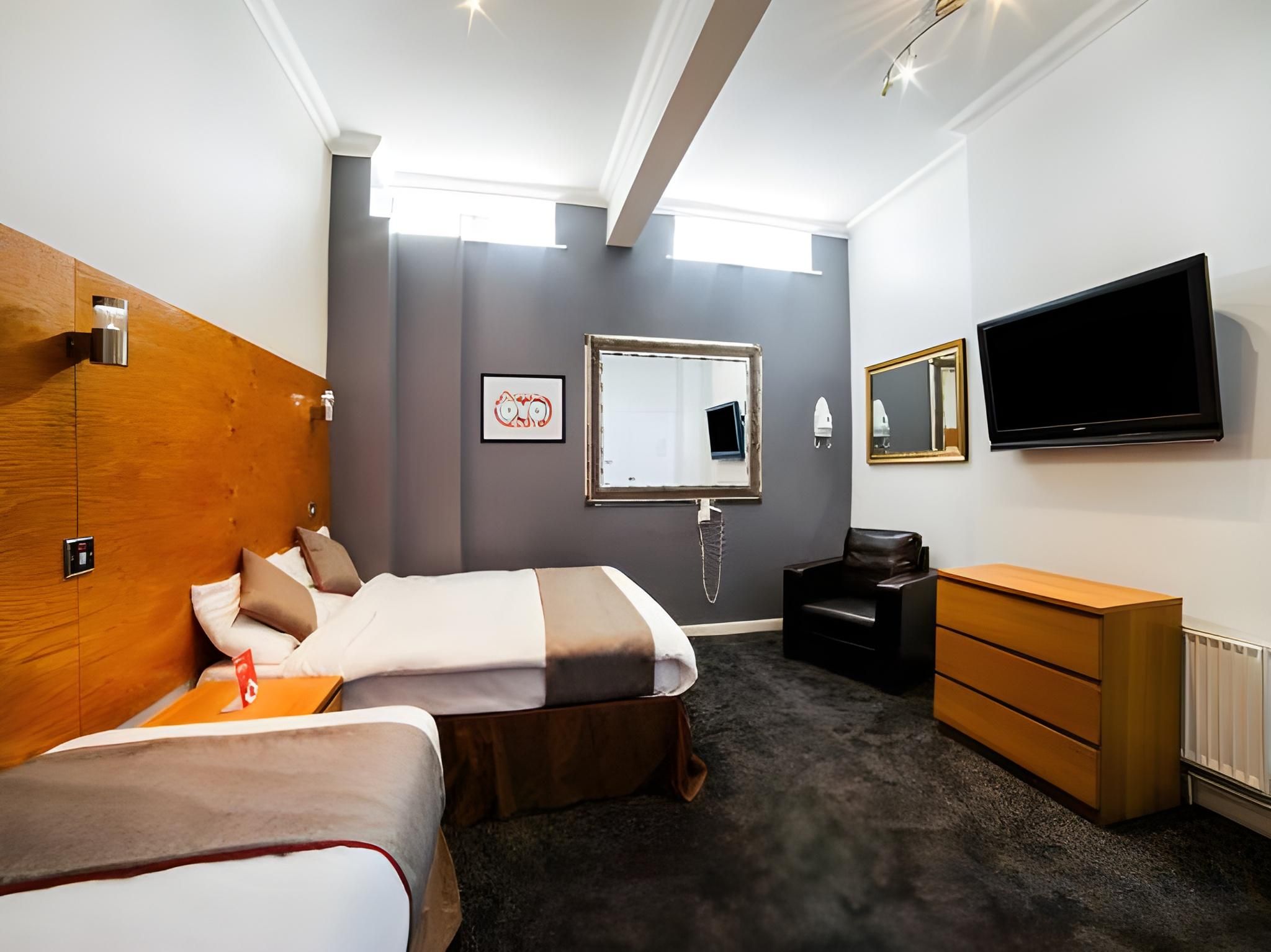 Deluxe Quad Room