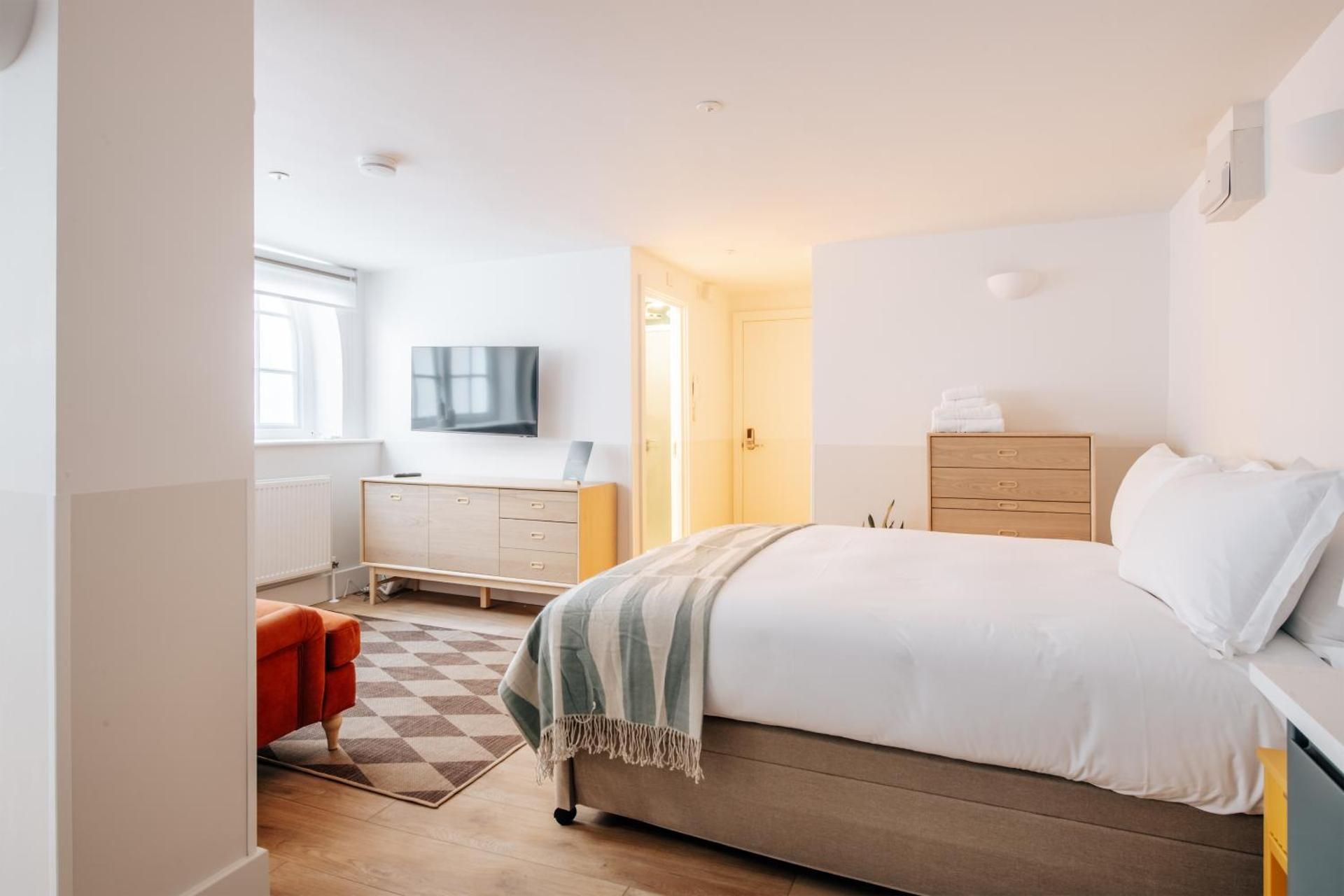 studio apartment lower ground
