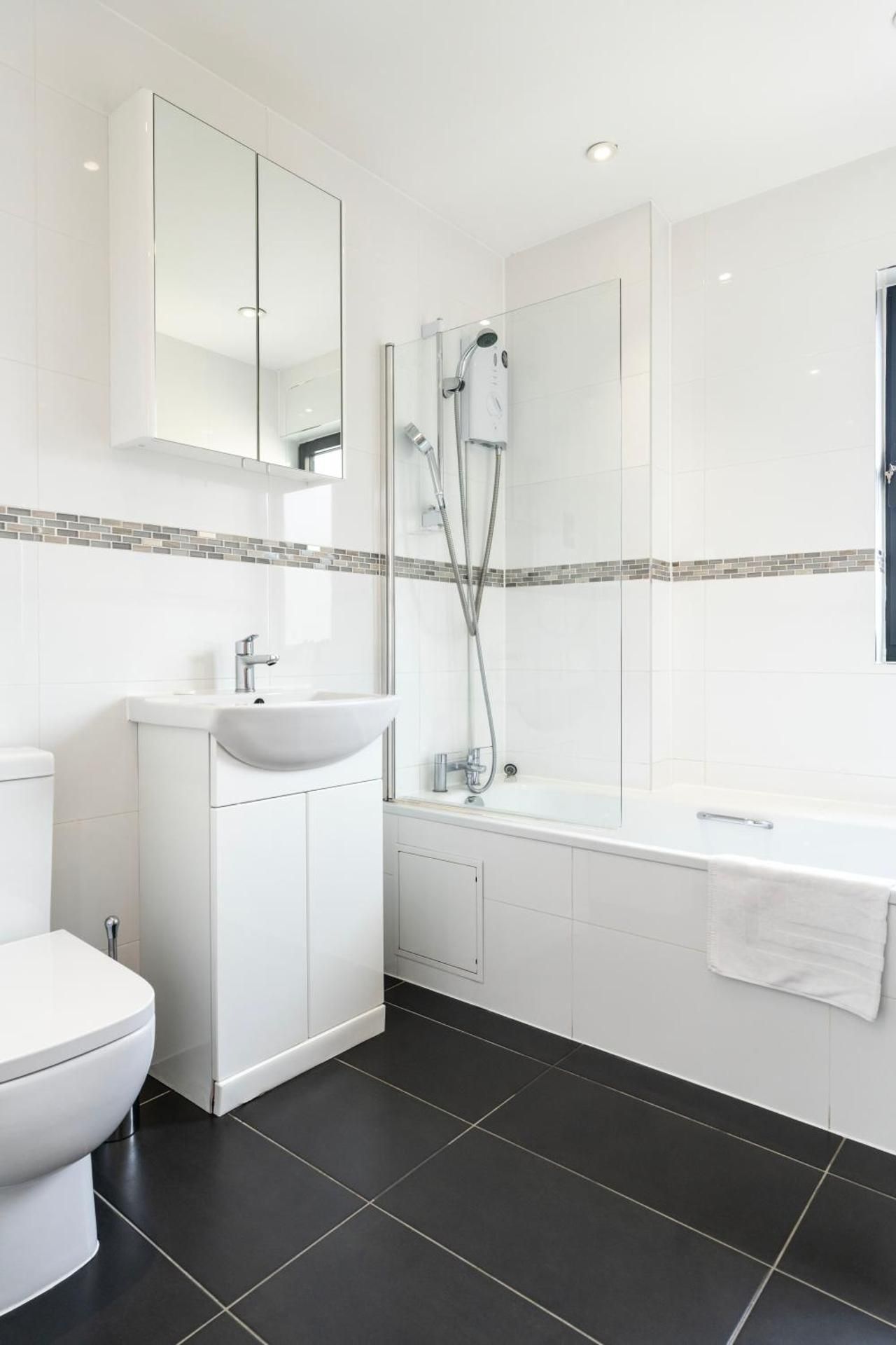 1-Bedroom Apartment