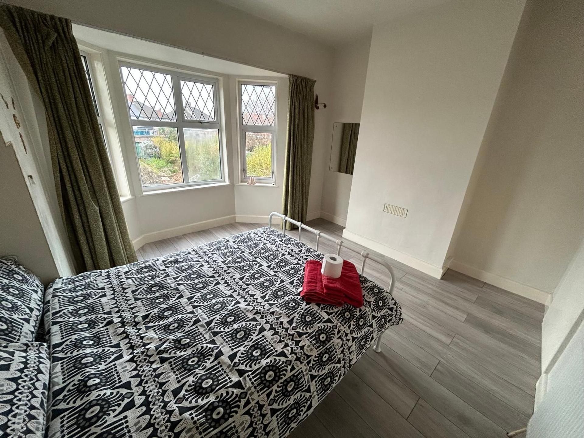 Double Room with Shared Bathroom