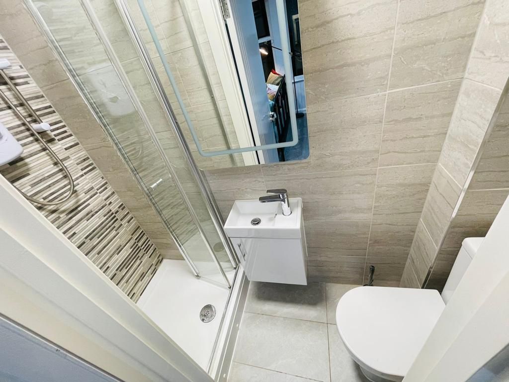 Apartment-Private Bathroom-10-Family