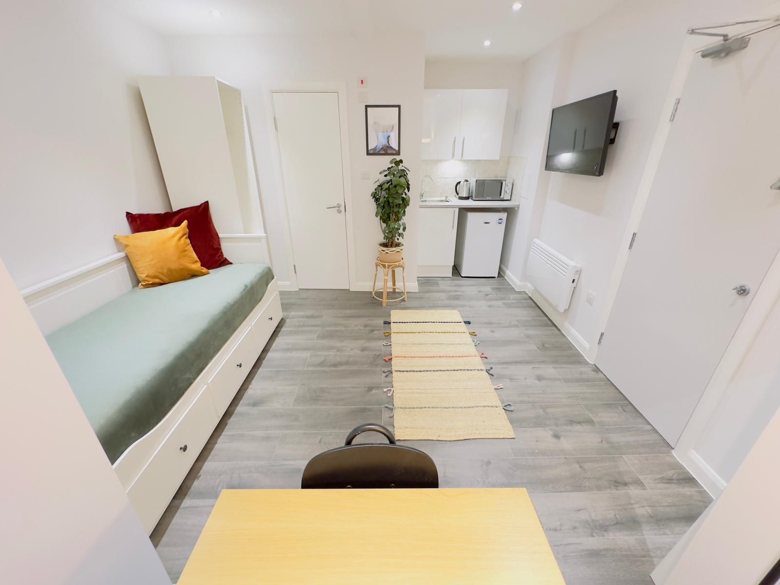 Apartment-Economy-Private Bathroom-Terrace-4