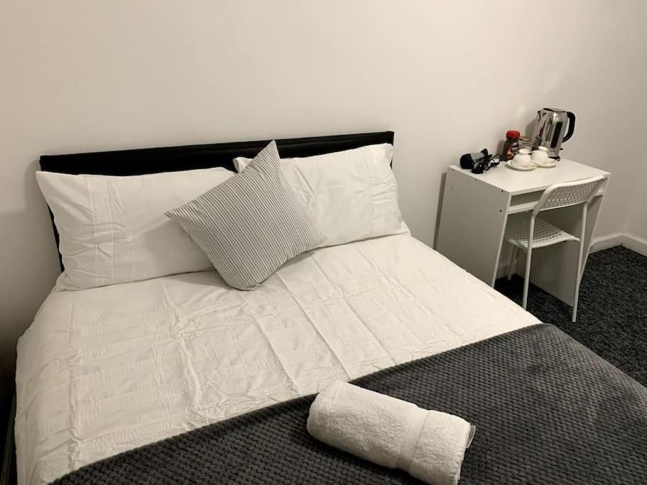 Double Room with Shared Toilet