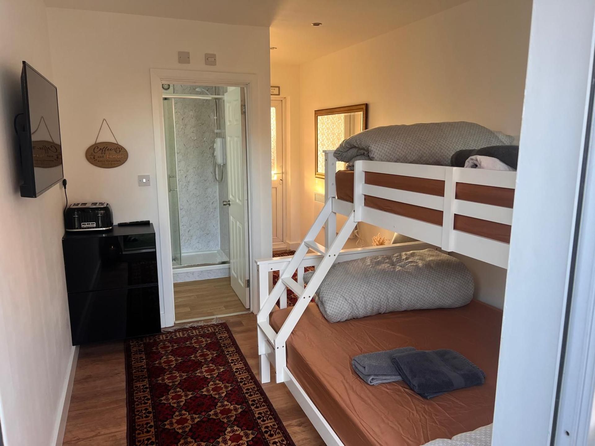 Deluxe Double Room (2 Adults + 1 Child)