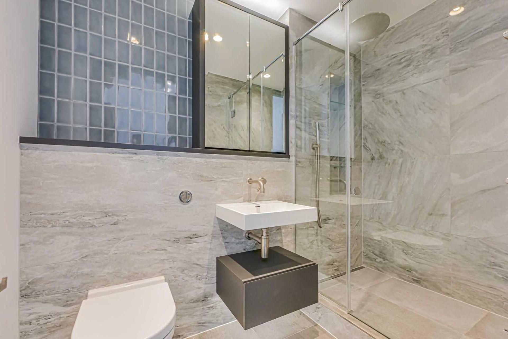 One-Bedroom Luxury Apartment