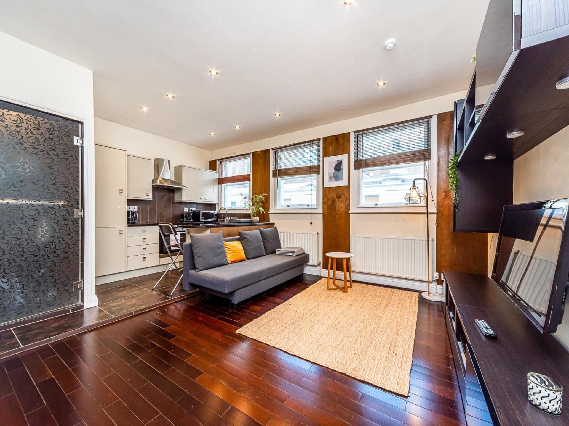 One-Bedroom Deluxe Apartment