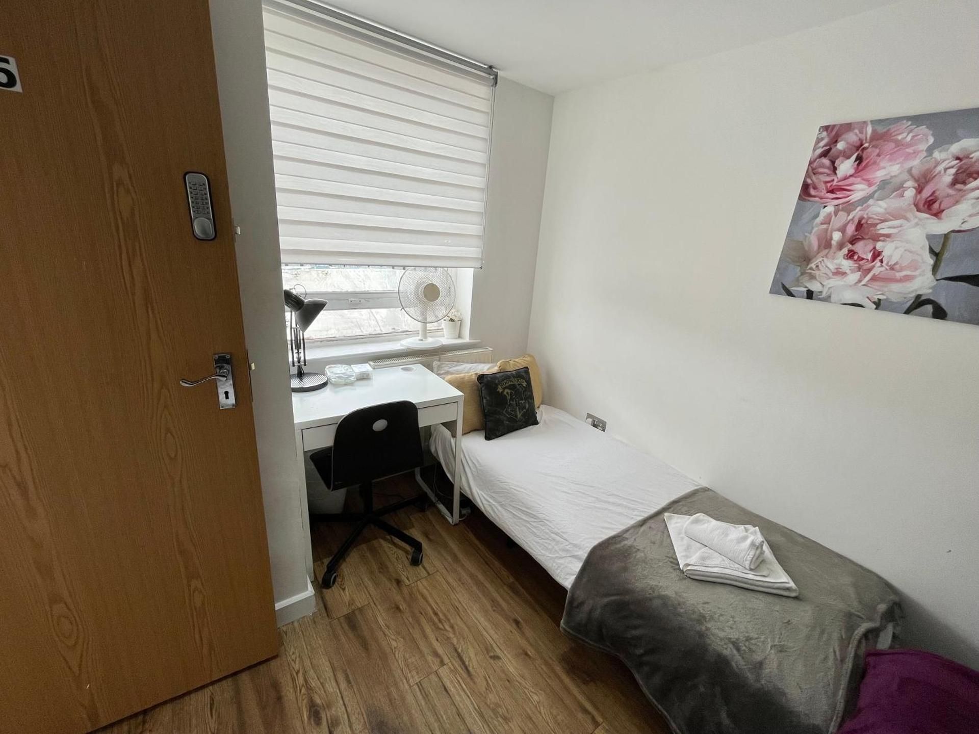 Triple Room with Shared Bathroom