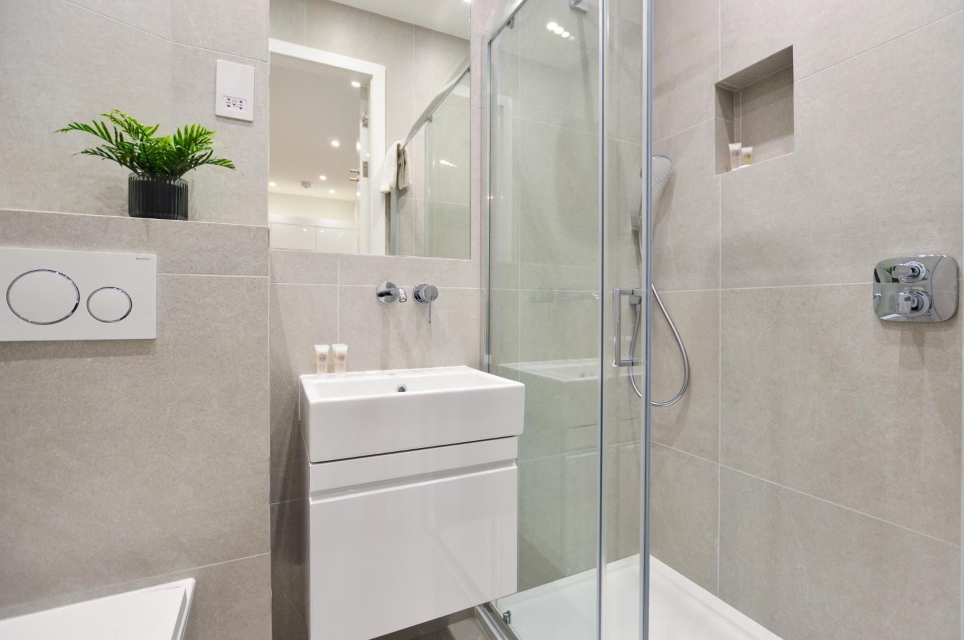 Lower Ground Floor Studio Apartment