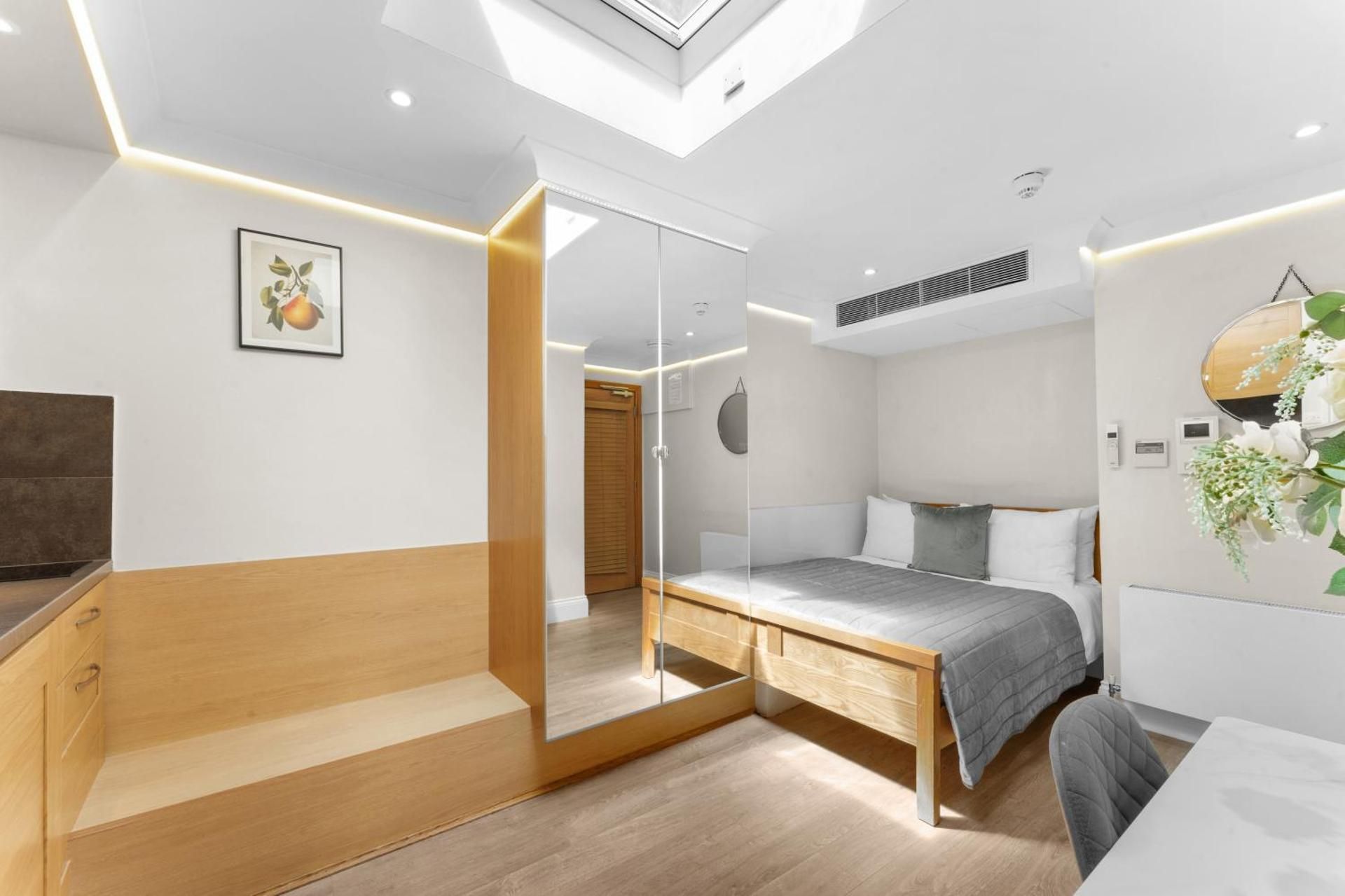 Lower Ground Floor Budget Studio