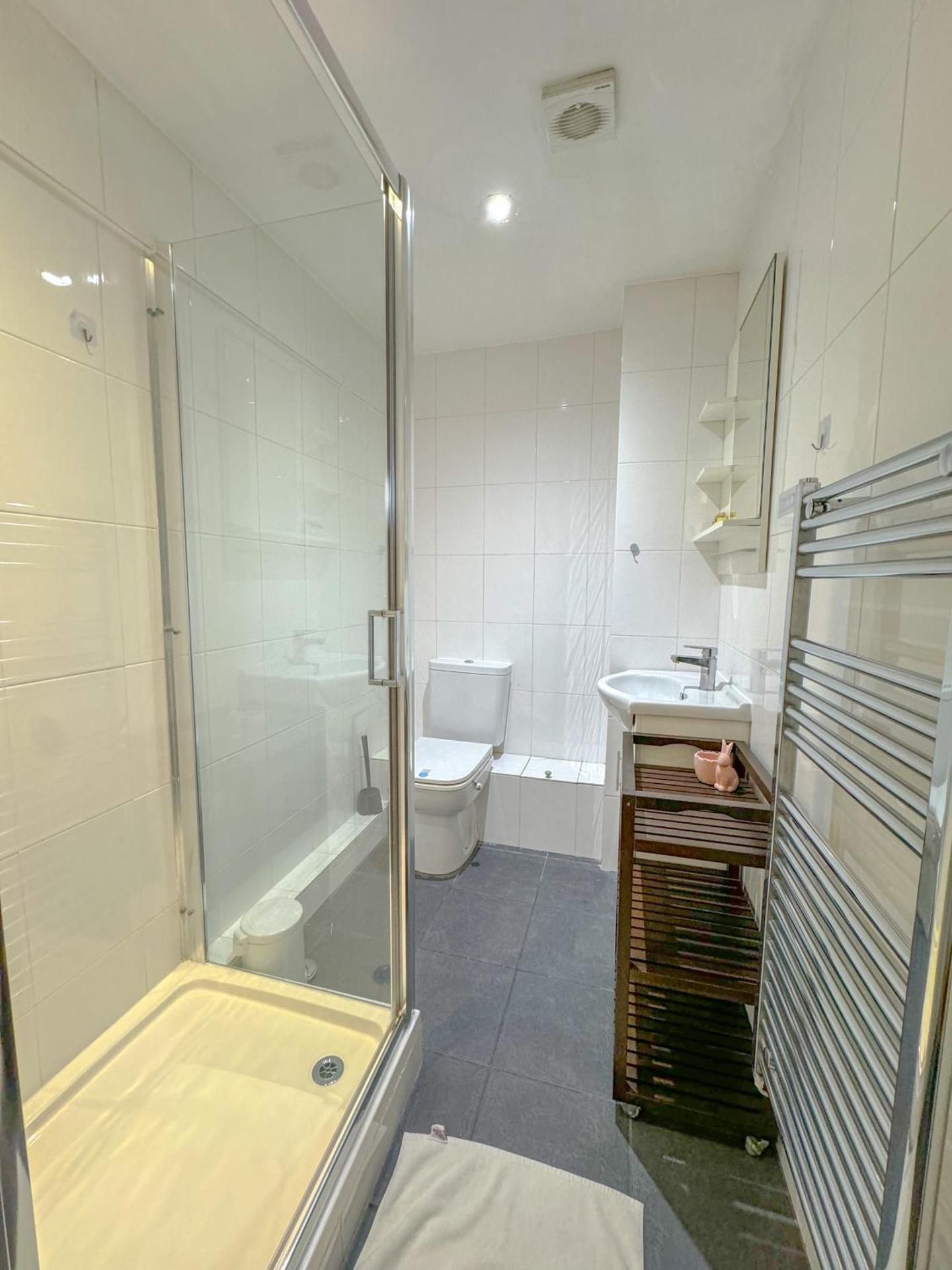 Gower street residences One-Bedroom Apartment