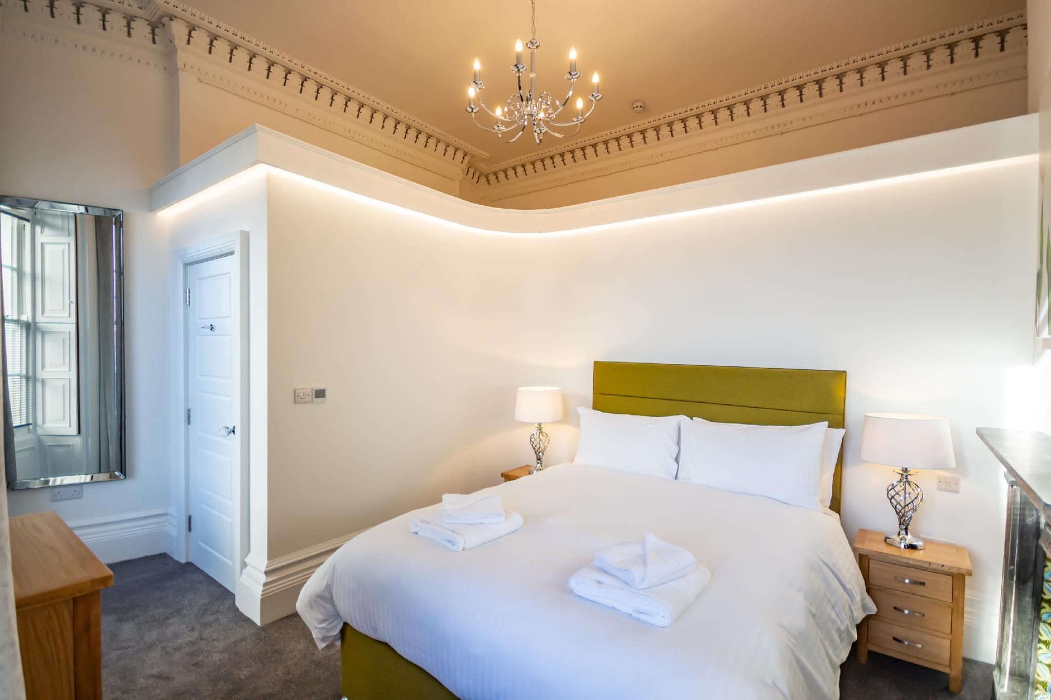 Kensington -Apartment-Luxury-Private Bathroom-City View