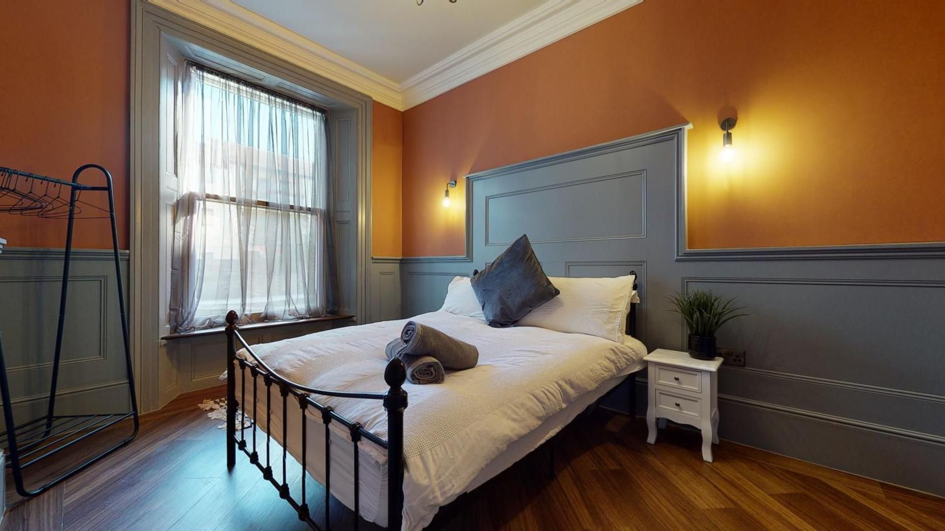 DELUXE APARTMENT