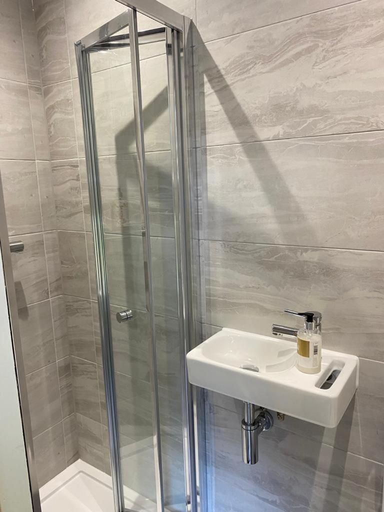 Single Room with Private Bathroom
