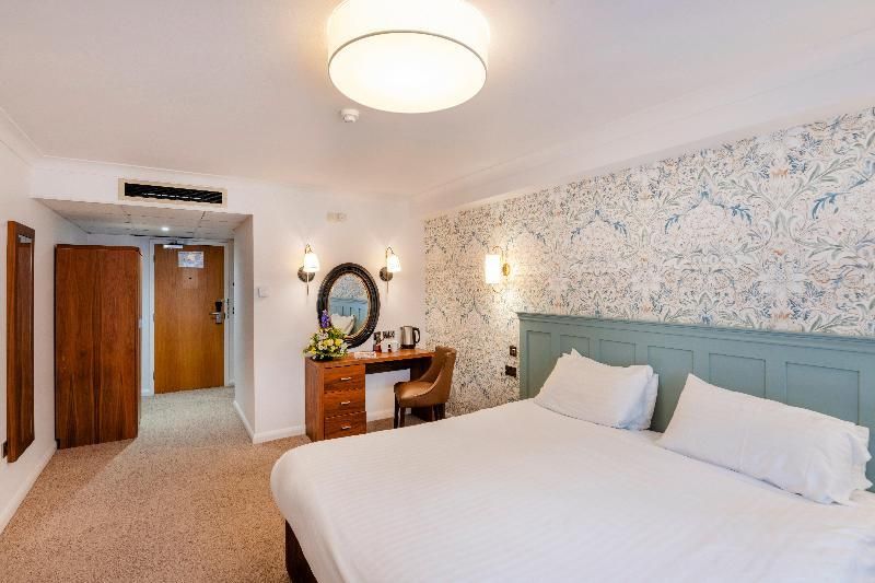 1 King Standard Up To 3 Guests
