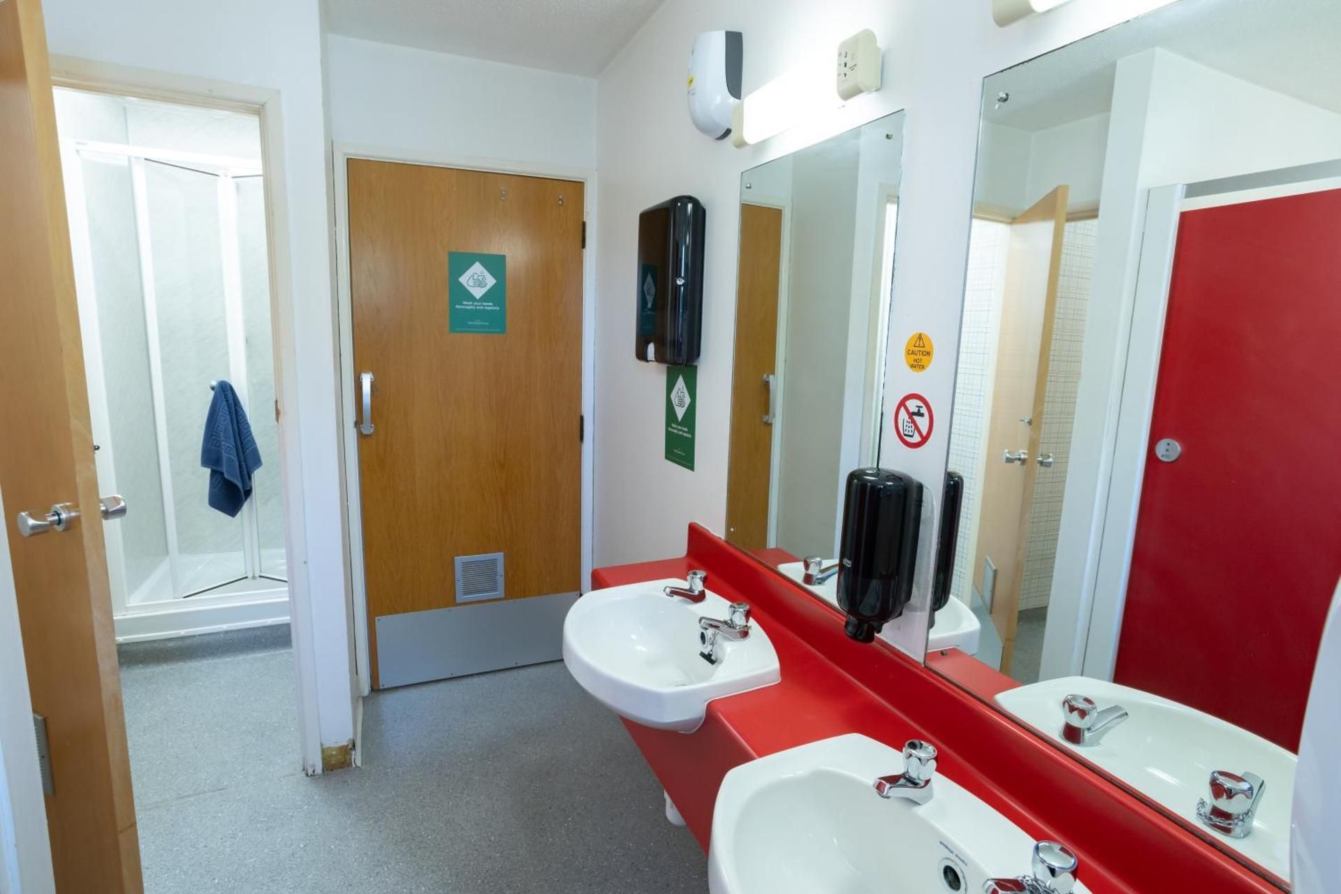 Twin Room with Shared Bathroom