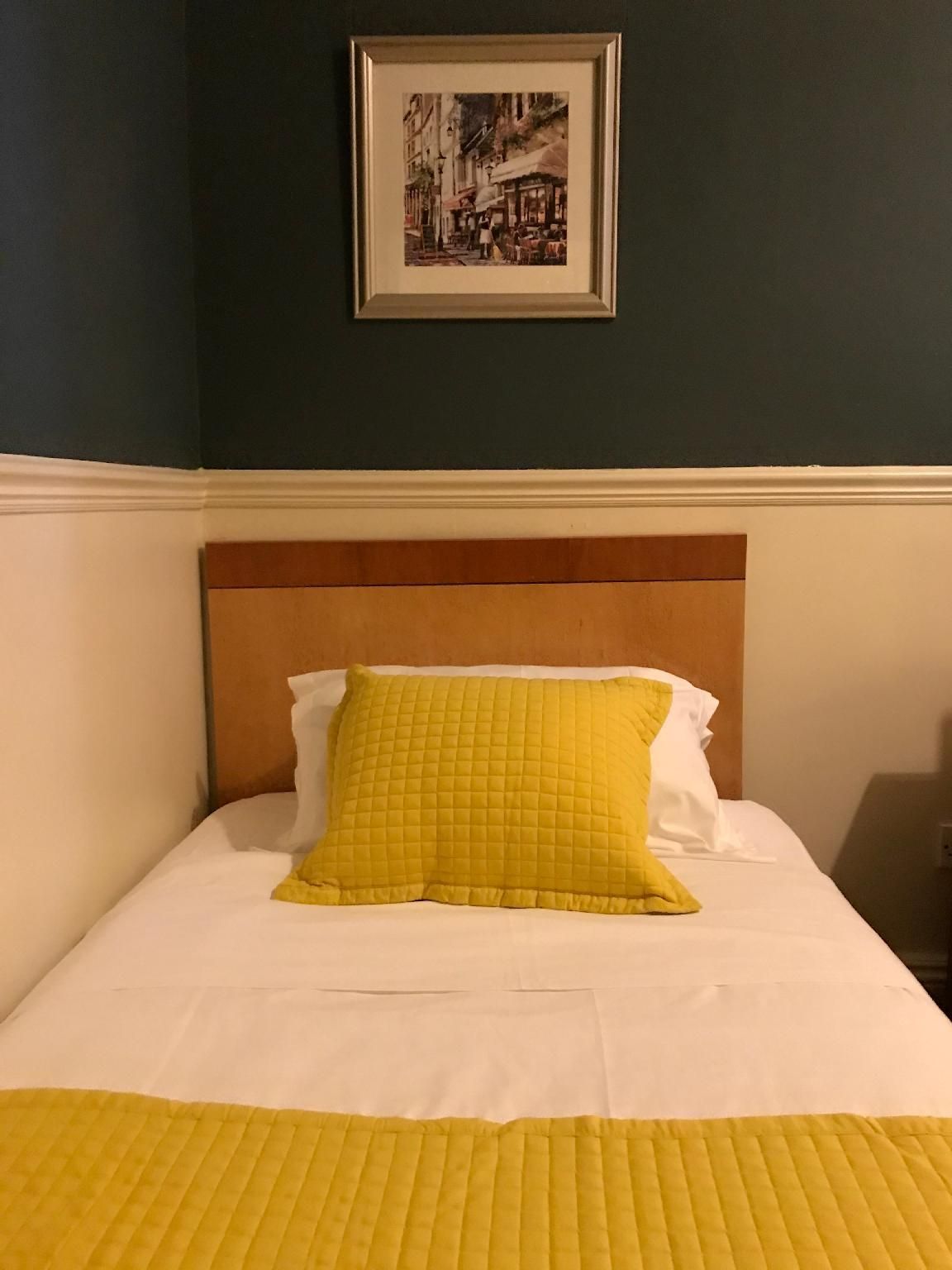 Standard Single Room with Shared Bathroom